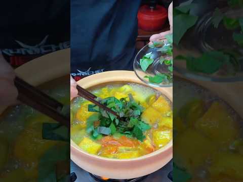 A traditional soup of Northern Vietnam, 